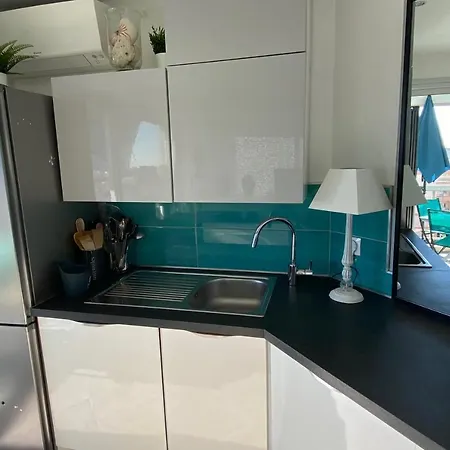 Apartment Superb Studio Close To The Beach! Mandelieu-la-Napoule